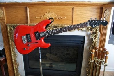1986 a squier redheadstock no pickguard3.JPG