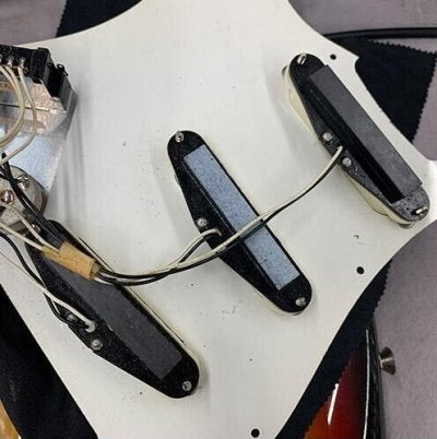Silver Series, the mysterious Squier from Japan | Squier