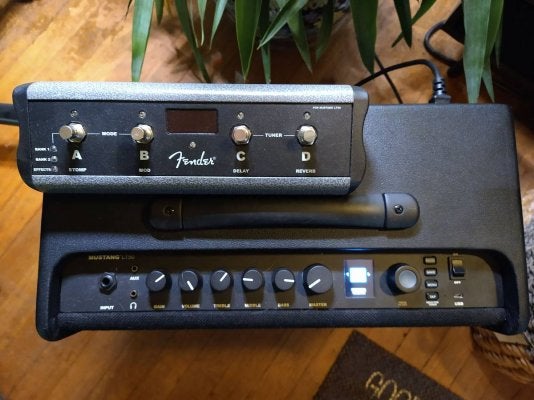 Fender LT50 top.jpg